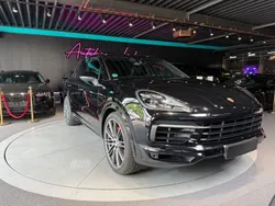 Schwarz Gebraucht 2019 Porsche Cayenne Basis SUV | 69.900 € (Etwas zu teuer)