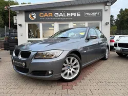 Grau Gebraucht 2011 BMW 318 Comfort Edition Limousine | 13.990 €