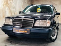 Blau Gebraucht 1994 Mercedes E220 Kombi | 8.990 €