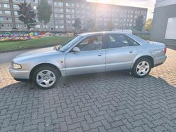 Silber Gebraucht 1998 Audi A8 Limousine | 3.250 €