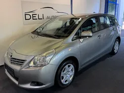 Grau Gebraucht 2013 Toyota Verso Comfort Van / Kleinbus | 7.990 € (Guter Preis)