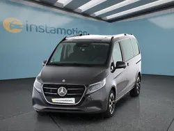 Grau Gebraucht 2025 Mercedes V220 Van / Kleinbus | 65.449 €
