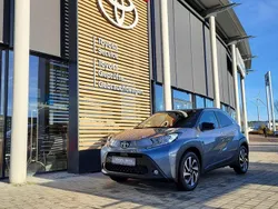 Grau Gebraucht 2024 Toyota Aygo Team Kleinwagen | 22.073 €