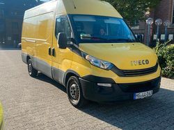 Gelb Gebraucht 2017 Iveco Daily Van / Kleinbus | 5.499 €