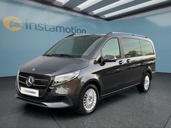Grau Gebraucht 2024 Mercedes V220 Van / Kleinbus | 62.049 €