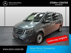 Grau Gebraucht 2023 Mercedes Vito Van / Kleinbus | 51.899 €
