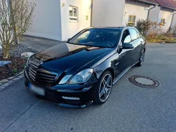 Schwarz Gebraucht 2009 Mercedes E63 AMG AMG Limousine | 26.500 €