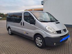 Silber Gebraucht 2011 Renault Trafic Van / Kleinbus | 7.500 €