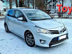 Silber Gebraucht 2013 Toyota Verso Van / Kleinbus | 12.500 € (Teuer)