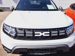 Arktisweiß Gebraucht 2023 Dacia Duster Journey SUV | 19.800 € (Guter Preis)