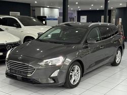 Grau Gebraucht 2020 Ford Focus Cool & Connect Limousine | 13.990 € (Guter Preis)