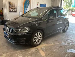 Schwarz Gebraucht 2017 VW Golf Sportsvan Highline Van / Kleinbus | 15.990 € (Fairer Preis)