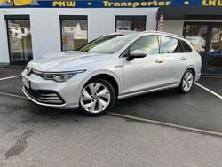 Silber Gebraucht 2021 VW Golf VIII Style Kombi | 19.840 € (Guter Preis)