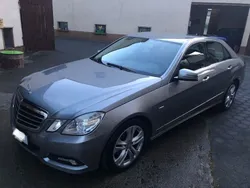 Grau Gebraucht 2009 Mercedes E250 Avantgarde Limousine | 12.200 € (Fairer Preis)