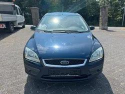 Blau Gebraucht 2006 Ford Focus Trend Limousine | 2.999 € (Fairer Preis)