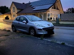 Silber Gebraucht 2009 Peugeot 207 Kleinwagen | 3.800 € (Teuer)