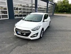 Weiß Gebraucht 2013 Hyundai i30 Limousine | 4.300 € (Guter Preis)