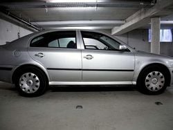 Silber Gebraucht 2004 Skoda Octavia Ambiente Limousine | 900 € (Guter Preis)