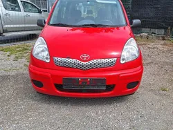 Silber Gebraucht 2000 Toyota Yaris Kombi | 1.990 € (Fairer Preis)