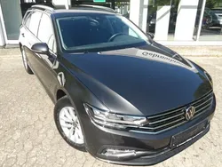 Grau Gebraucht 2023 VW Passat Business Kombi | 28.950 € (Guter Preis)