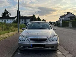 Grau Gebraucht 2004 Mercedes C180 Limousine | 2.400 € (Guter Preis)