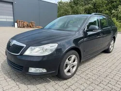Schwarz Gebraucht 2013 Skoda Octavia Elegance Kombi | 3.600 € (Superpreis)