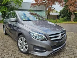 Mountaingrau met. Gebraucht 2015 Mercedes B180 Van / Kleinbus | 12.900 € (Fairer Preis)