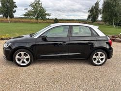 Schwarz Gebraucht 2017 Audi A1 Sportback Sport Kleinwagen | 14.000 € (Fairer Preis)