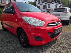 Electric red Gebraucht 2011 Hyundai i10 Edition Kleinwagen | 2.190 € (Fairer Preis)