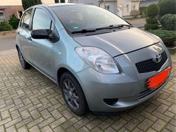 Silber Gebraucht 2006 Toyota Yaris Cool Limousine | 1.800 € (Guter Preis)