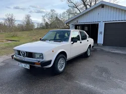 Weiß Gebraucht 1981 Alfa Romeo Alfetta Limousine | 21.235 €