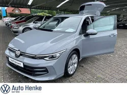 Mondsteingrau Gebraucht 2024 VW Golf VIII Life Kombi | 25.999 € (Fairer Preis)