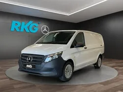 Weiß Gebraucht 2024 Mercedes Vito Van / Kleinbus | 37.473 € (Etwas zu teuer)