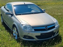 Grau Gebraucht 2007 Opel Astra Cabriolet Cosmo Cabrio | 4.499 € (Teuer)