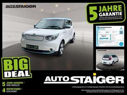Snow white pearl (dach: blau) Gebraucht 2018 Kia Soul EV Play SUV | 11.990 € (Fairer Preis)