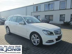 Weiß Gebraucht 2011 Mercedes C220 Avantgarde Kombi | 14.950 €