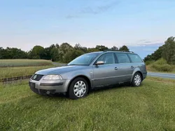 Grau Gebraucht 2002 VW Passat Kombi | 1.300 € (Fairer Preis)