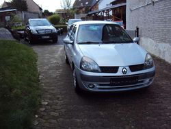 Silber Gebraucht 2002 Renault Clio II Limousine | 1.250 € (Fairer Preis)