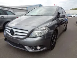 Grau Gebraucht 2013 Mercedes B180 Edition 1 Van / Kleinbus | 5.999 € (Guter Preis)