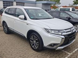 Weiß Gebraucht 2016 Mitsubishi Outlander SUV | 13.900 € (Fairer Preis)