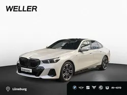 Mineralweiß (weiß) Gebraucht 2024 BMW 540 M Sport Limousine | 71.990 €