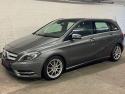 Grau Gebraucht 2013 Mercedes B250 Van / Kleinbus | 13.900 € (Fairer Preis)