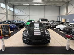 Tiefschwarzmetallic Gebraucht 2017 Porsche Panamera 4 Limousine | 55.989 € (Etwas zu teuer)