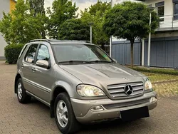 Gold Gebraucht 2005 Mercedes ML270 SUV | 3.500 €