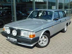 Silber Gebraucht 1984 Volvo 240 Limousine | 12.900 €