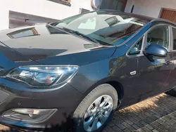 Schwarz Gebraucht 2015 Opel Astra Kombi | 7.900 € (Fairer Preis)