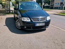 Schwarz Gebraucht 2005 VW Touran Van / Kleinbus | 1.800 €