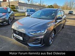 Grau Neu 2024 Ford Focus ST-Line X Limousine | 27.990 € (Teuer)