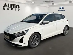Weiß Neu 2025 Hyundai i20 Trend Limousine | 22.490 € (Etwas zu teuer)