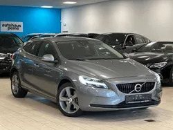 Grau Gebraucht 2017 Volvo V40 Momentum Kombi | 14.799 € (Fairer Preis)
